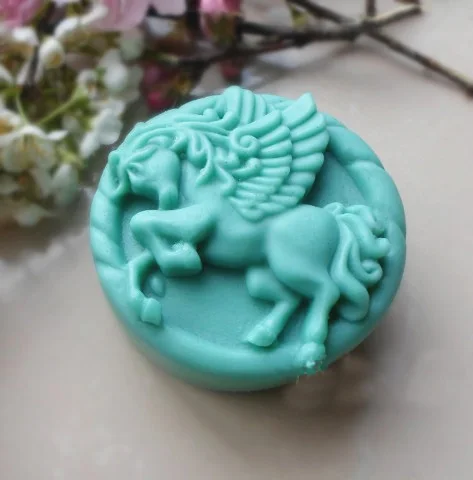 

Pegasus Molds Animal Fondant Mold Fly Horse Soap Mold Handmade Silicone Soap Mould Moulds Clay Plaster Mould Aroma Stone PRZY