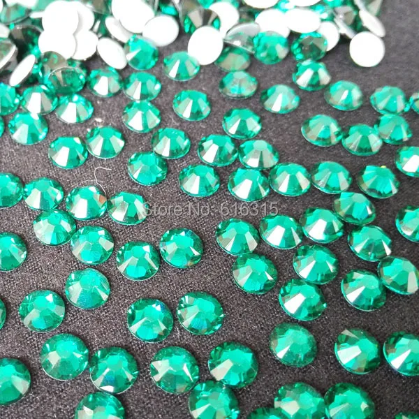 Wholesale ss20 Emerald flatback hot fix rhinestone for gymnastic suits,shiny rhinestone for nail decoration DIY