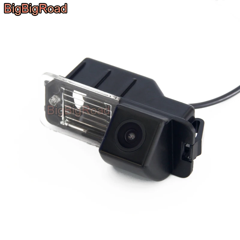 

BigBigRoad Car Rear View Backup Parking Camera For Volkswagen Golf6 Bora / Polo / Passat B7 Phaeton Night Vision Waterproof