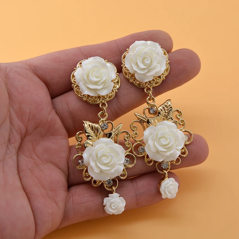 new design Fashion vintage white Flowers Drop Earring Retro Vintage Alloy Women Elegant Small Crystal Dangle Earring