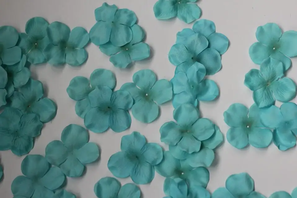 

250g 4.5*4.5cm Sky Blue Silk Hydrangeas Flowers Petals For Wedding Party Holiday Venue Decoration