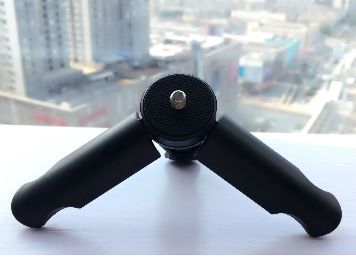 สก์ท็อปมินิขาตั้งกล้องนำแสงการถ่ายภาพหมุนและจับS Tabilizerสำหรับกล้องโทรศัพท์มือถือกับผู้ถือโทรศัพท์มือถือและขาตั้งกล้อง