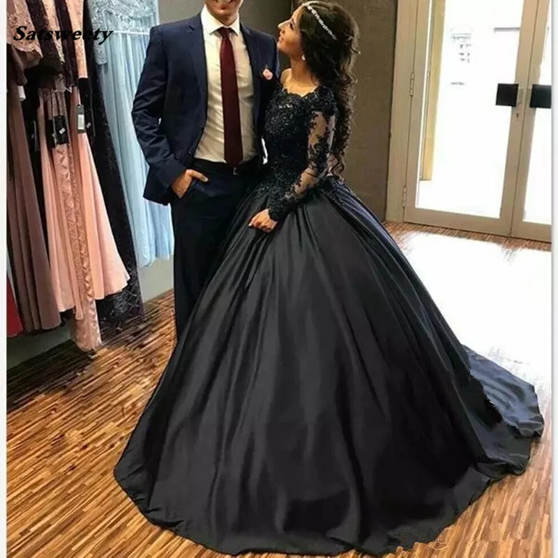 Graceful Black Mother of the Bride Dresses Long Sleeves Sheer Lace Beaded Appliques Scoop Ruched Ball Gown Formal Prom  Dresses