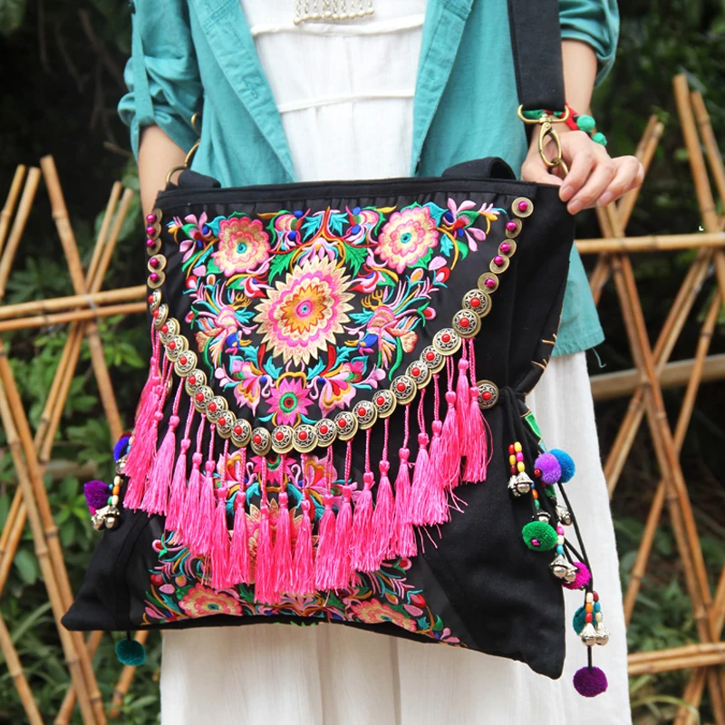 Bohemia women\'s Handbags Canvas tassel bag Embroidery Ethnic bags Large tote bags Vintage Women shoulder bags