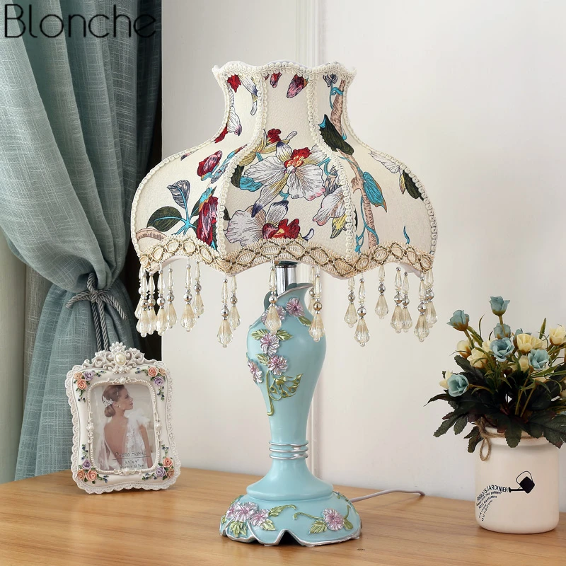 European Led Table Lamp Bedroom Bedside Lamp Stand Desk Light Retro Princess Wedding Room Decoration Dimming Lighting Fixtures