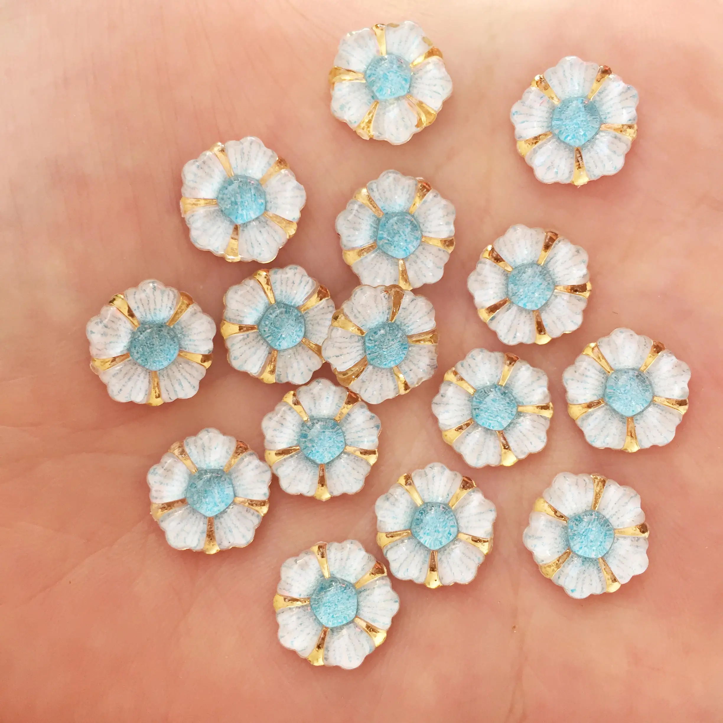 60 pz Resina Lucida 12mm Colorato Phnom Penh fiore flatback strass Ornamenti FAI DA TE Appliques di Nozze mestiere SW78