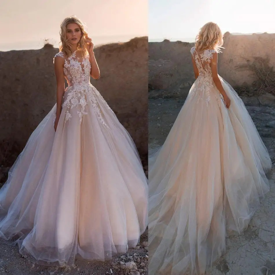 2019 Bohemian Wedding Dresses Illusion Jewel Sleeveless Lace Appliques Bridal Gowns Sweep Train Wedding Dress Robe De Mariee