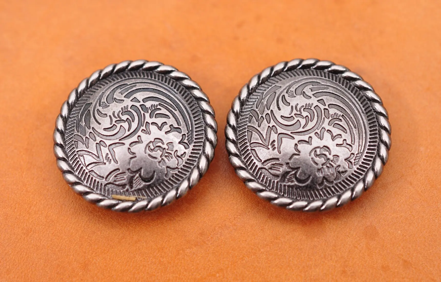 30mm 10X Antique Silver Floral Engraved Rope Side Leathercraft Belt Wallet Shoe Decoration Hardware DIY CONCHO SET Screw back