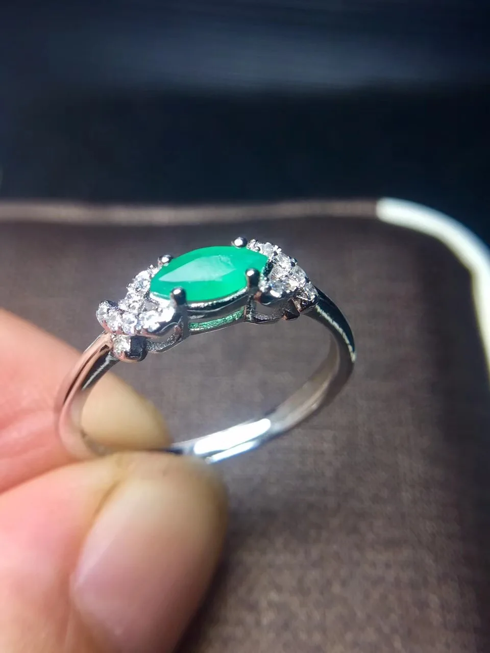 

Flower Natural emerald ring Free shipping 925 sterling silver 3*6mm gemstone Fine jewelry