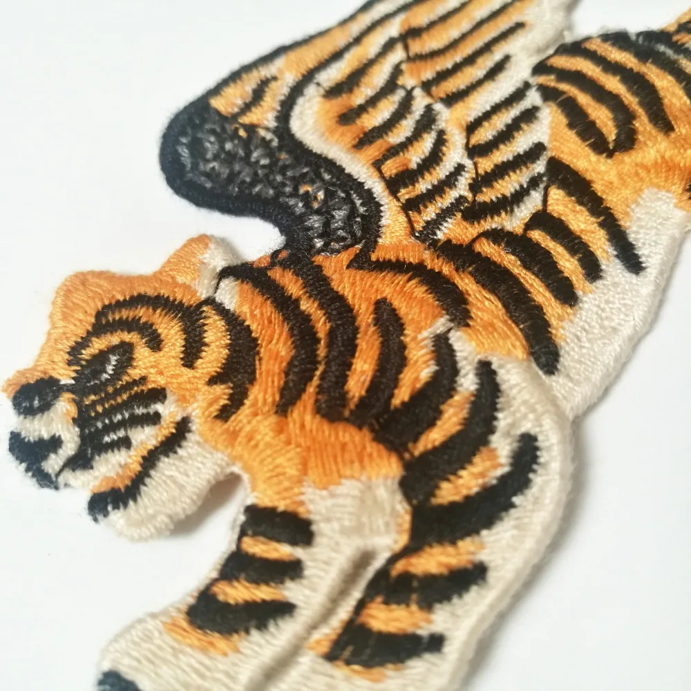 High quality embroidered small fly Tiger wings Patch Sewing Applique sew on Patches Shirt Bag Jacket Badges for Clothing Animal