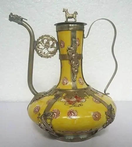 

Exquisite Chinese Old Decorated Handwork Porcelain Inlaid with Tibetan Silver Dragon Phoenix Teapot