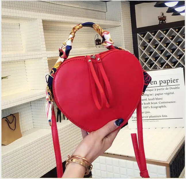 1 piece PU Heart Shape Women Lolita Small Crossbody Women Messenger Bag Ladies Shoulder handbag