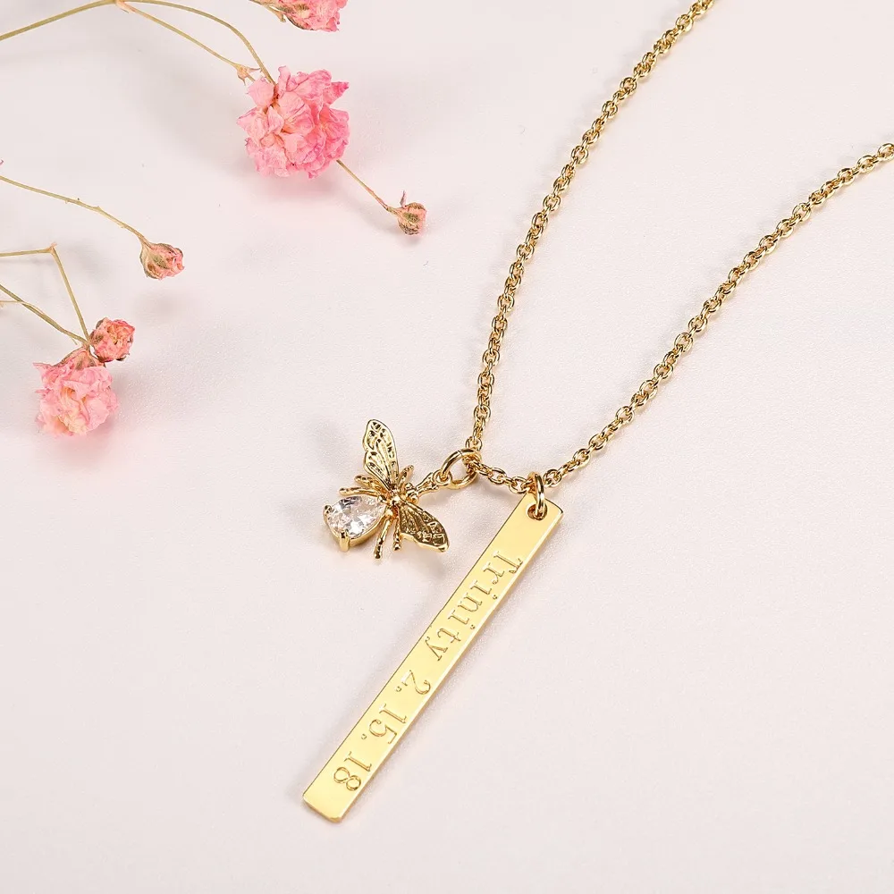 3UMeter Personalized Initial Letters Tiny name Bar Honeycomb Necklace Pavecuston Bee Charm Pendant Birthday Bee Jewelry Gift