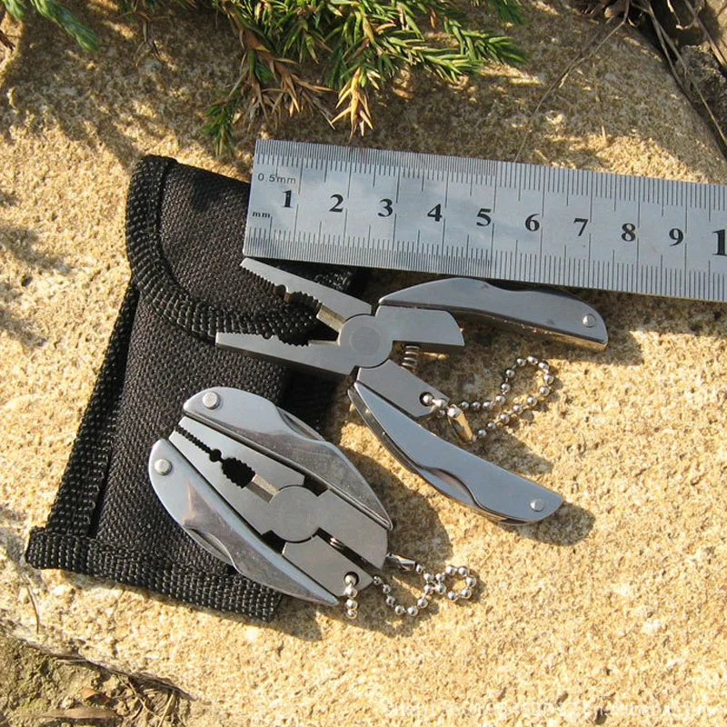 Pinza pieghevole multifunzione portatile, cacciavite portachiavi coltello pieghevole in acciaio inossidabile, kit da viaggio per strumenti EDC di sopravvivenza da campeggio