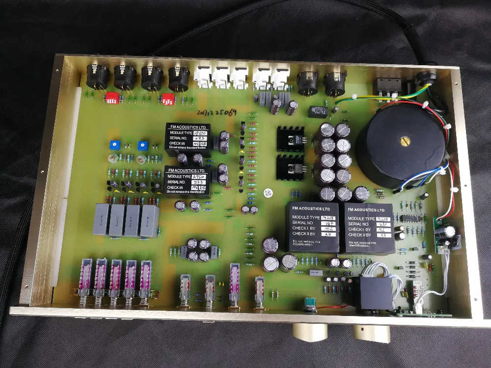 รีโมทควบคุมเครื่องขยายเสียง FM255ก่อนการคัดลอก/การศึกษาใหม่ของสวีเดน