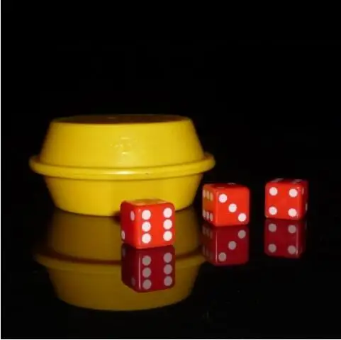 Super Flying Dice (yellow) Magic Tricks Comedy Close Up Magia Super Flying Dice Disappearing Magie Gimmick Props Toys for Kids