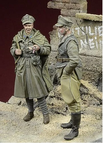 1/35 Resin Figures Model Kits History Military Polish Soldiers Berlin 2 figure  Unassambled Unpainted