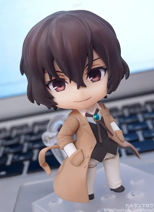 NOVO quente 10cm Bungo Stray Dogs Stray Dogs Dazai Osamu 657 Ação figura brinquedos coleção boneca de presente de Natal com caixa