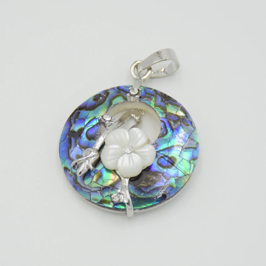 Round Hollow Natural Howlite Blue Sand Pink Crystal Stone Pendants White peach blossom Charm Tulip Metal Flower Necklace Pendant