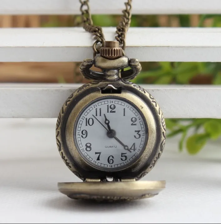 Exquisite Bronze Vintage Carving Rose in Full Bloom Hollow Quartz Pocket Watch Necklace Chain Women Lady Clock Gift Watch