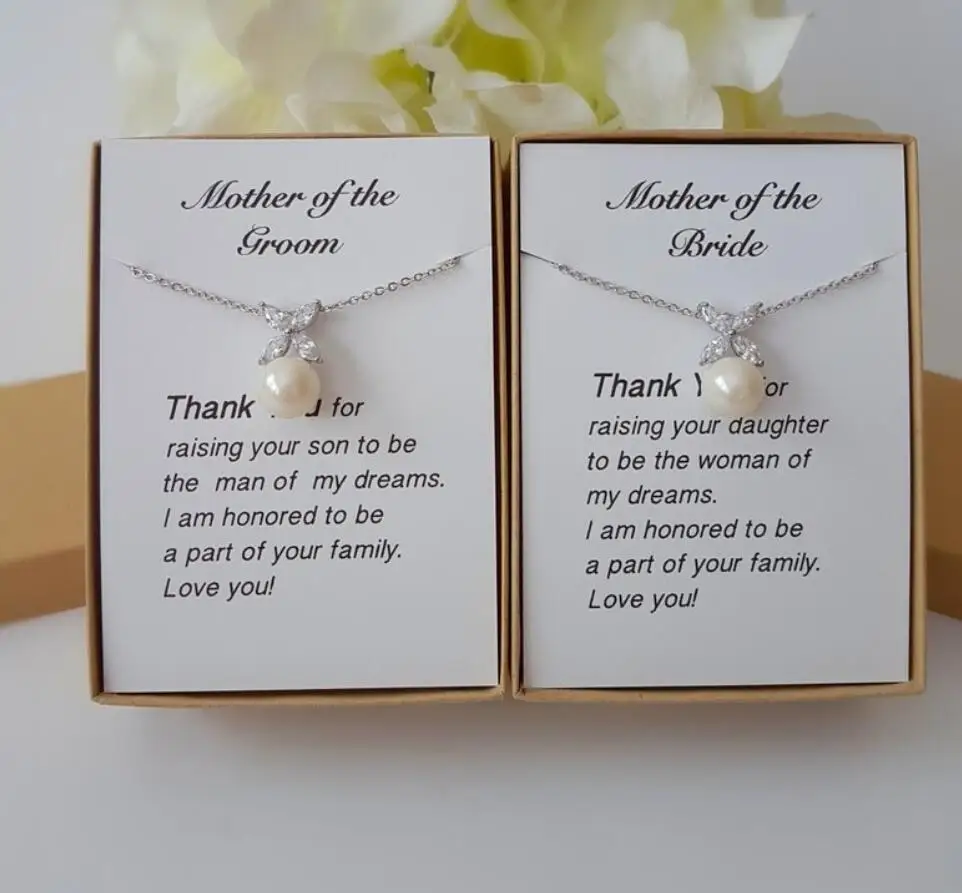 

Custom wedding pearl Mother of The Bride earrings Mother of the Groom Necklace, Gift for MOM Mother in law Stepmom jewelry Gift