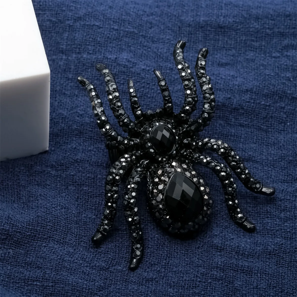 YACQ Spider Brooch Pin Pendant Halloween Christmas Party Jewelry Gifts Decoration for Women Girls Her Wife Mom BA12 Dropshipping