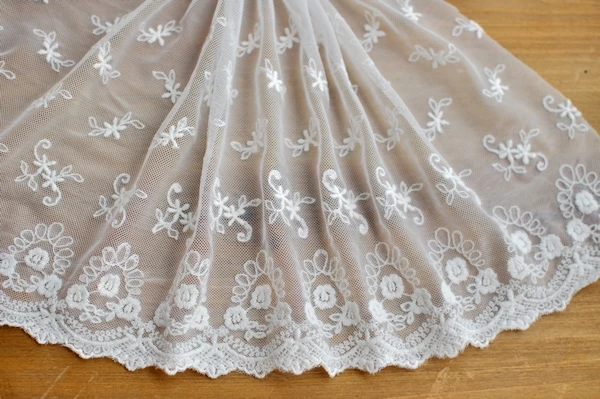 Free Shipping 1meter/lot 35cm Off white Lace Trim Diy Lace Trimming Embroidered Lace Z953