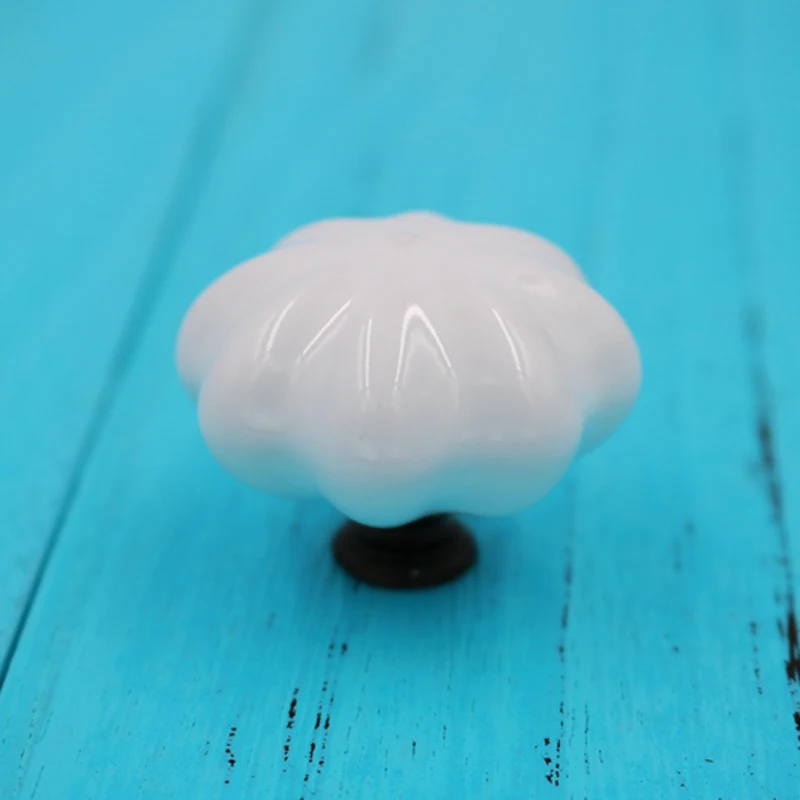 

8PCS White Ceramic Cabinet Knobs, Vintage Round Door Knobs with Screws Drawer Handles Handles for Dresser Kitchen Cupboard
