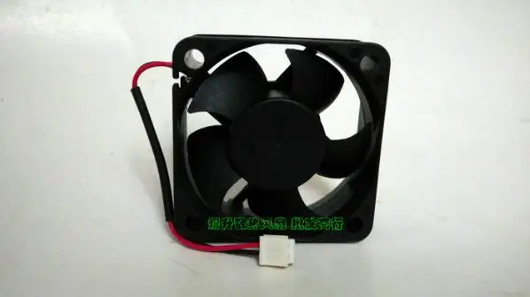 Оригинальный YaLn FAN D50SH-12C DC12V 0.27A 50*50*20 5CM 2-проводной охлаждающий вентилятор