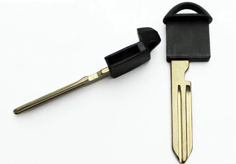 Blank Smart Remote Key Shell 3 Buttons for Nissan GTR Smart Card (new Models) with insert key blade