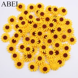 50 pz/lotto 4 centimetri bastone su girasole patch pad in tessuto fiore di feltro pad in tessuto per Scrapbooking Decorazioni di Nozze Gli Accessori Degli Indumenti