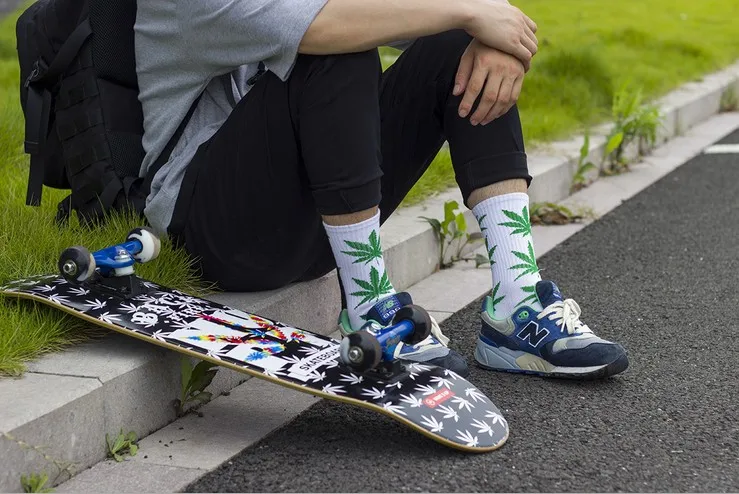 High Quality Harajuku Style Weed Socks For Women Men\'s Hip Hop Cotton Skateboard Sock Man WZ001