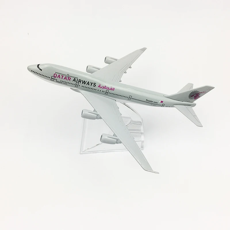 Free shipping Qatar Airways aeroplane model Boeing 747 airplane 16CM Metal alloy diecast 1:400 airplane model toy for children