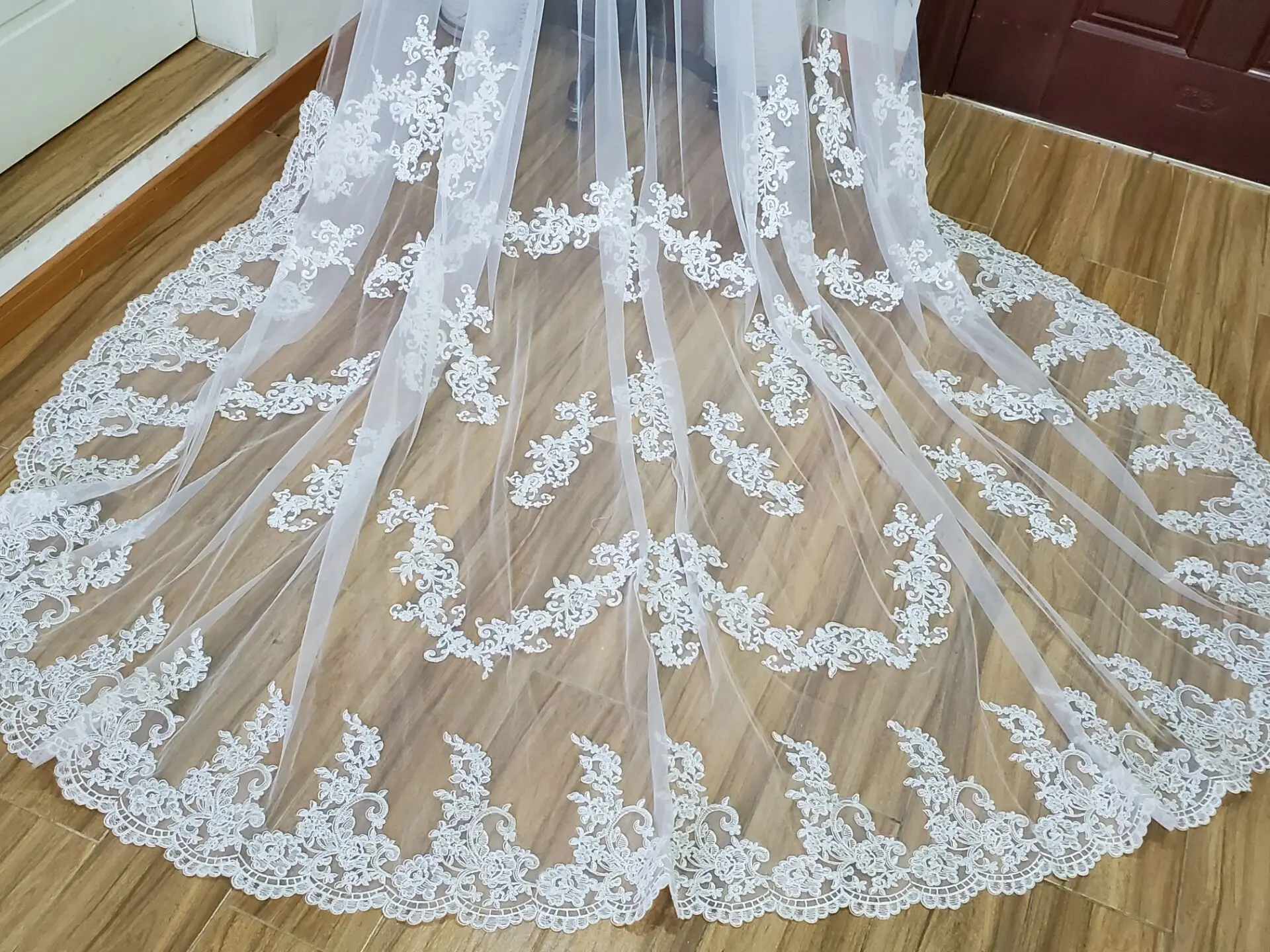 Wit Ivoor Kant Applique Lange Bridal Capes Wedding Wraps Mantels Bolero shawl trein kant jas bruiloft cape jurk voor vrouwen