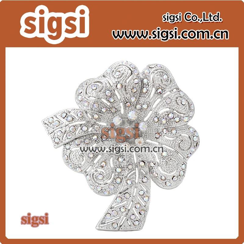 

Top sale silvery elegant flower rhinestone brooch for girl