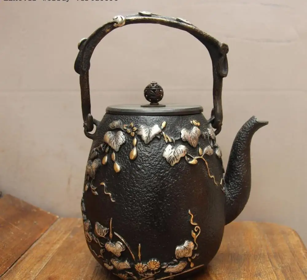 

Jepanese Technics Iron Silver-Gilt Gourd Vine Water Bottle TeaPot Teakettle Pot