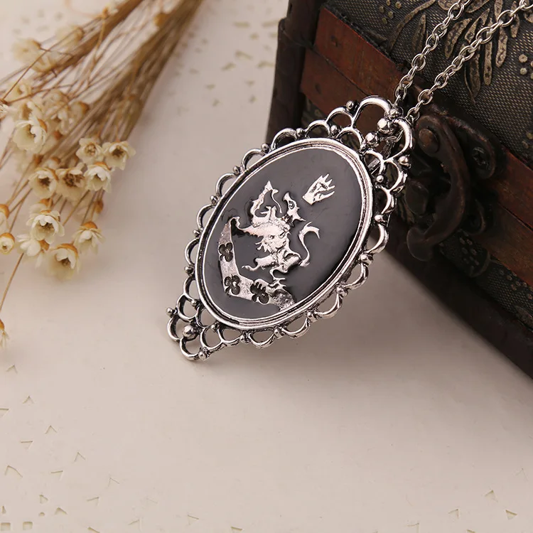 Hot Vampire Movie Jewelry The Twilight Saga Necklace Charms Pendant For Women Choker Necklaces 2 Style Accessories