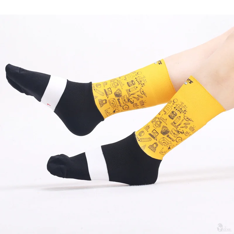 Anti Slip Outdoor Cycling Socks Seamless Integral Moulding Camping Hiking Running Bicycle Bike Sport Socks