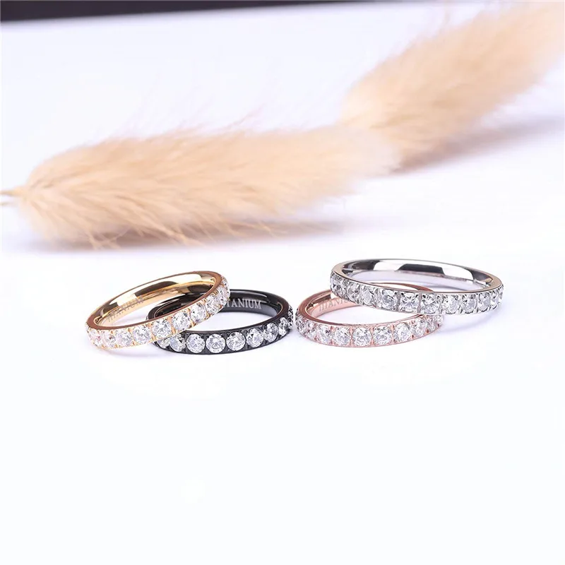 TIGRADE 18K vergoldete Ringe für Frauen, reiner Titan 3mm Ring mit Kubischem Zirkonia, Jubiläums-, Verlobungs- und Ehering, anillos mujer – Detail 2