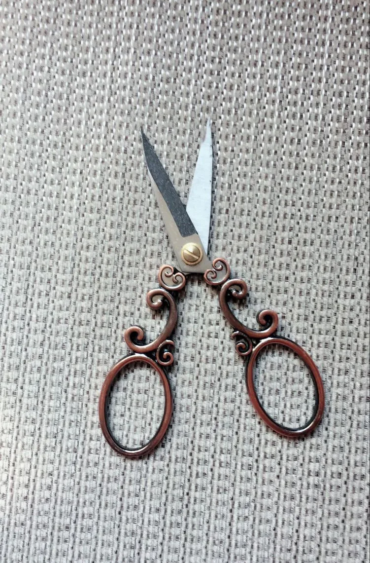 2pcs lot copper plated antique style sewing scissors stainless steel vintage cloud pattern zakka mini dressmaker shear