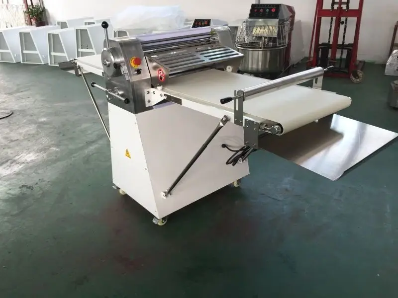 UDQS-550 التجاري الخبز المعجنات آلة/العجين المغطي بملاءة/الخبز صنع آلة