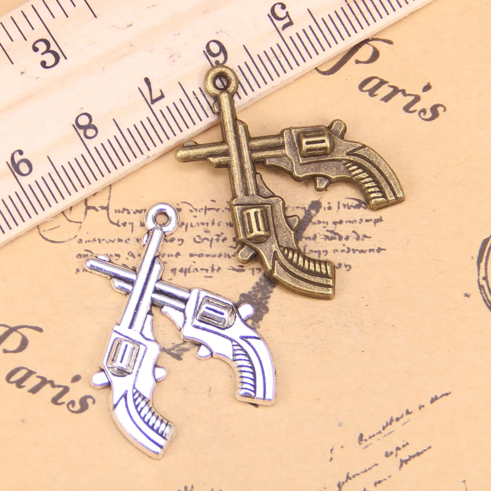 45pcs Charms crossed pistols revolvers western 31x23mm Antique Bronze Plated Pendants Making DIY Handmade Tibetan Bronze Jewelry