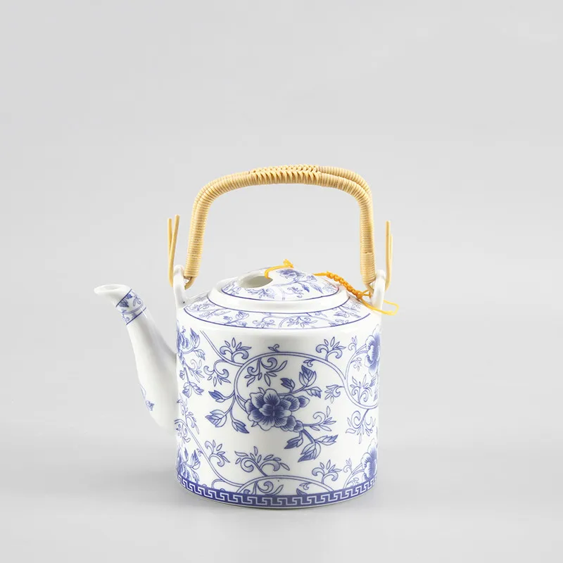 800ML Ceramic Pot Kettle Jingdezhen Blue And White Porcelain Handle Teapot Traditional Chinese Design for Brewing Tea