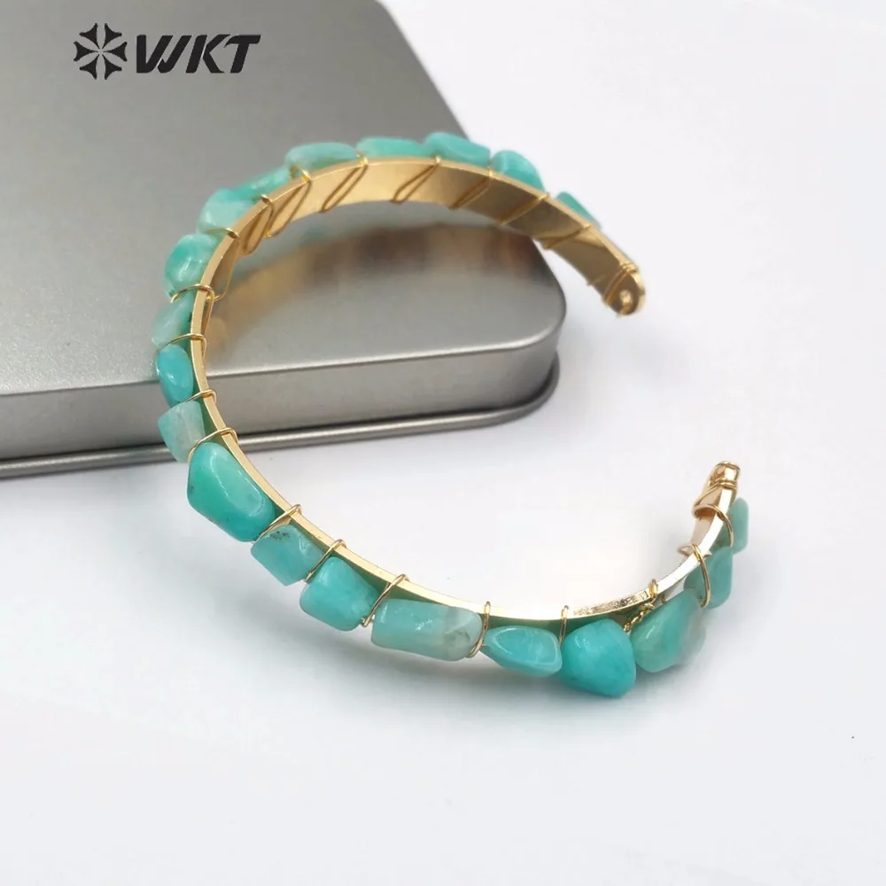 

WT-B451 WKT New Raw Gem-stones Bangle Jewelry Multicolor Small Stone Decoration Gold Bangle Charming Women's Gift Bracelet