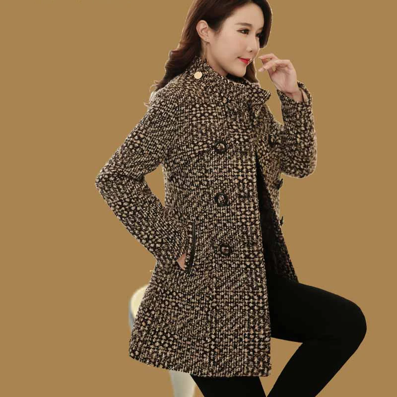 New Women's Wool Blends Coat Winter 2018 Autumn Fashion Elegant Mother Turtleneck Plaid Slim Long Tweed Woolen Outerwear