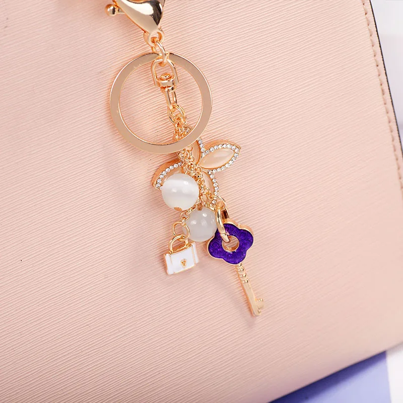 Creative Crystal Rhinestone Clover Key Chain Car Keyrings Female Cute Flower keychains Women Bag Pendant Key Rings Wholesale