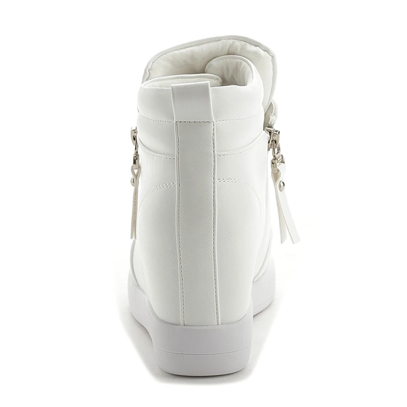 spring New brand Women Skateboarding shoes Slip-On outdoor walking Shoes jogging sneakers White Black Board Shoes