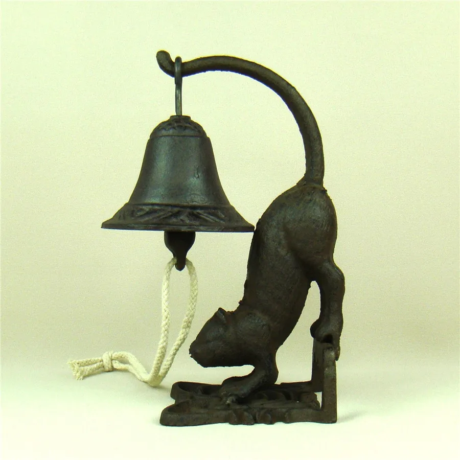 

Antique Metal Cat Statue Rattle Chime Ornamental Cast Iron Kitty Serving Bell Novelty Craft for Pub and Restaurant Decoration