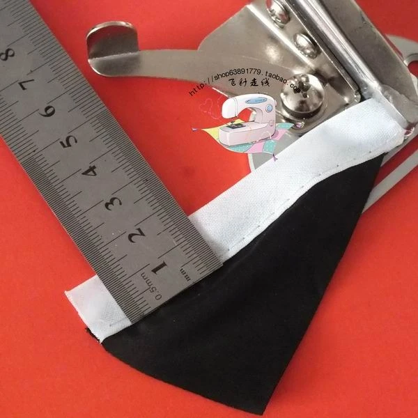 Industrial sewing machine binder flat car thick material edging faucet 5CM cloth strip edge rolling foot