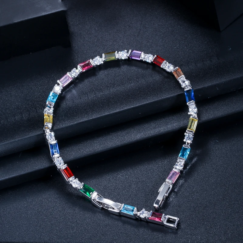 CWWZircons Modische CZ-Charm-Armbänder mit Roten, Grünen und Blauen Kristallen für Damen, Weihnachts- und Neujahrsgeschenk, Großhandel S0012 – Detail 15